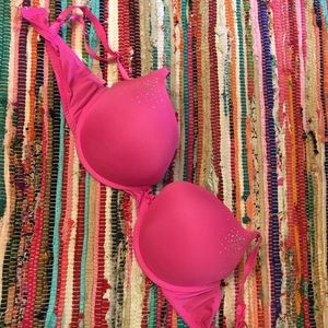 Pink push-up Bra